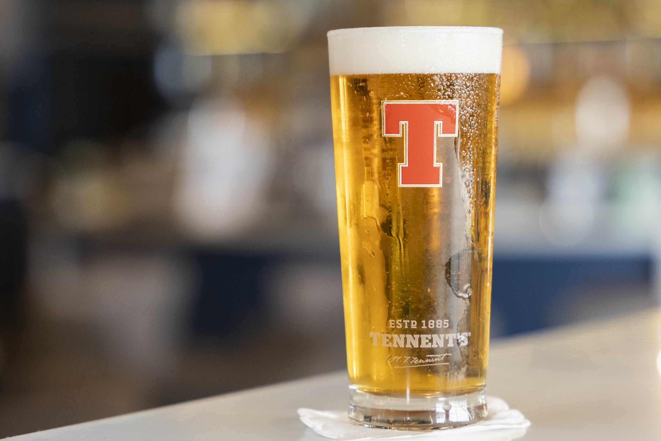 AGS ABERDEEN Drink Pour 6